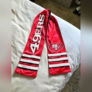SF 49ers Scarf with Zippered Pocket